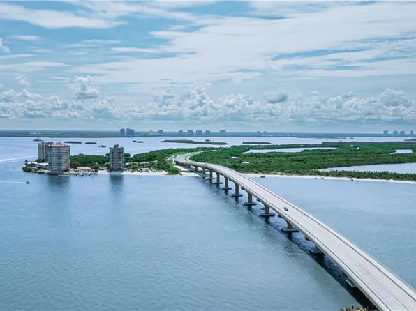 8000 Lagoon RD, FORT MYERS BEACH, FL 33931