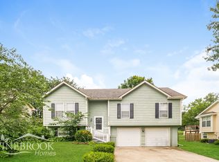 205 Sherri Ln, Excelsior Springs, MO 64024