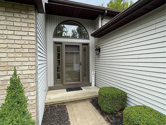 2nd image of 4911 Pond Dr NW