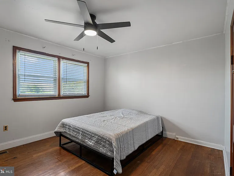 15605 Hanover Pike — Photo 11