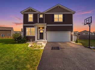1649 Emma Ct, Pingree Grove, IL 60140