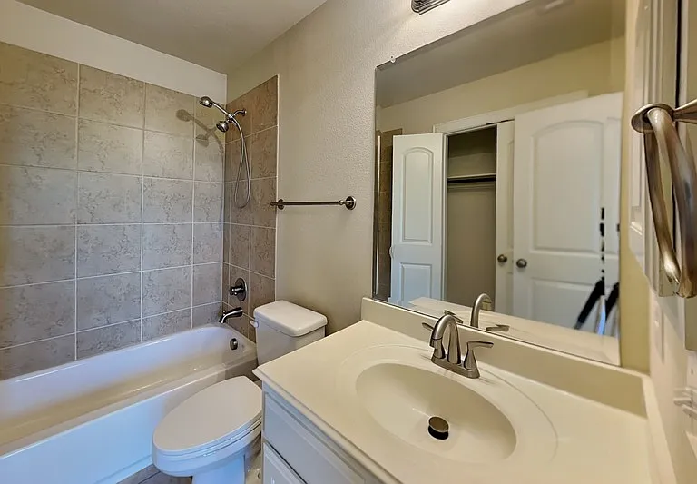 3006 Knightsbridge Ln — Photo 10