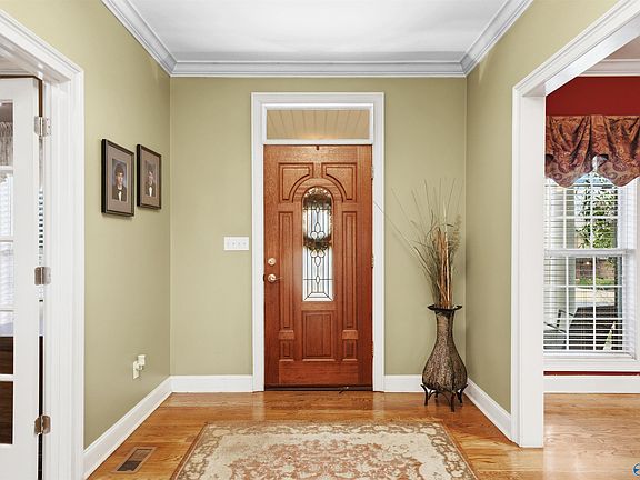 5th image of 714 Shasta Dr