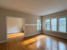 830 Reba Pl