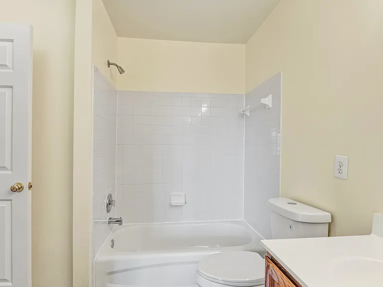 6423 Katherine Ann Ln — Photo 16