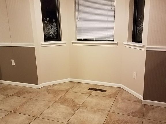 Kitchen dining area
