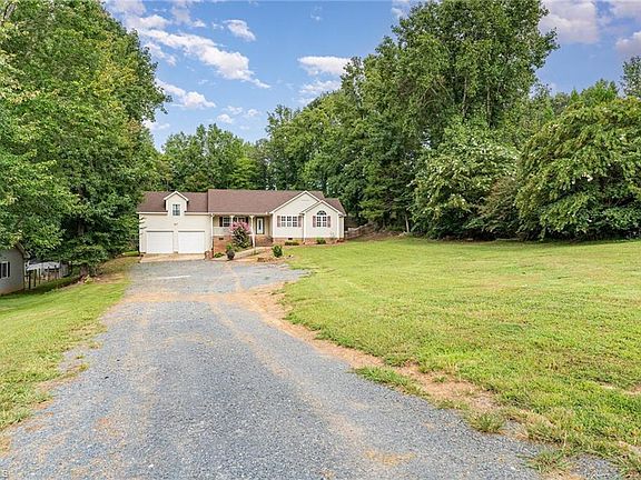 4th image of 2216 Cedarwood Ct
