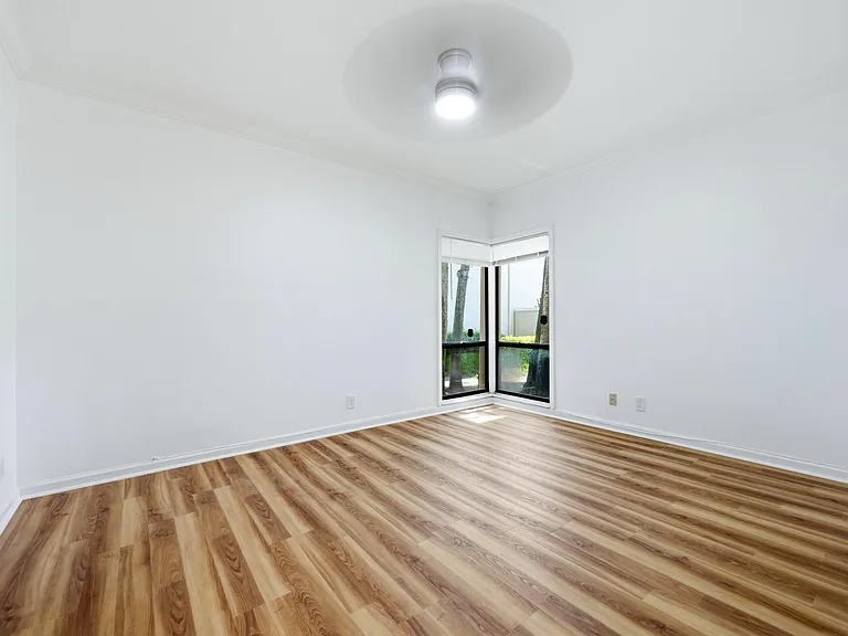 101 Waterview Dr — Photo 15