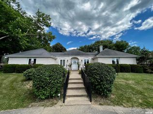 600 Meadow Dr, Macomb, IL 61455