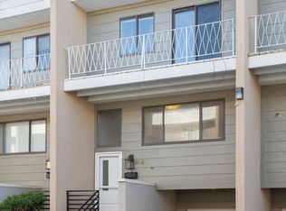 9263 W Ballard Rd, Des Plaines, IL 60016