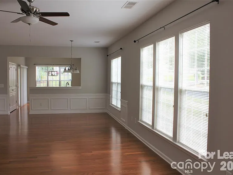 17534 Hawks View Dr — Photo 11
