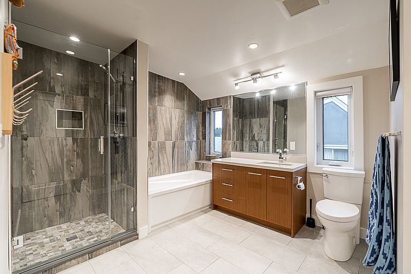 Vancouver House for rent - 5 Bedrooms — photo 27