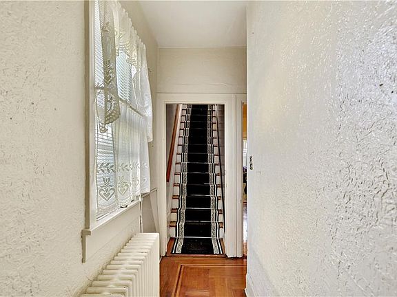 5th image of 1036 E 241st St