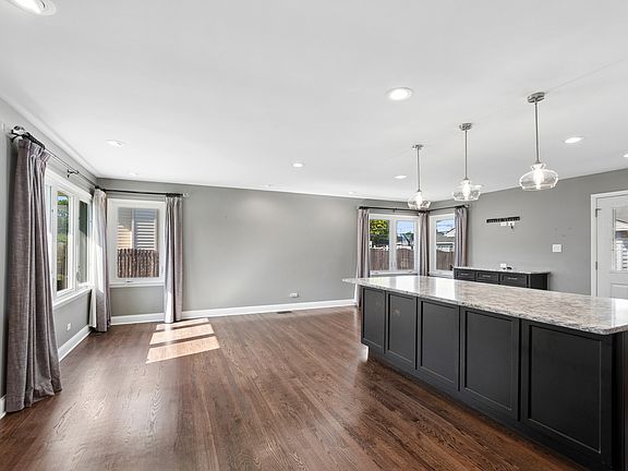 3rd image of 16743 S Odell Ave
