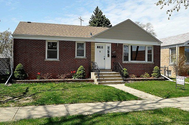 1st image of 3240 Louis St