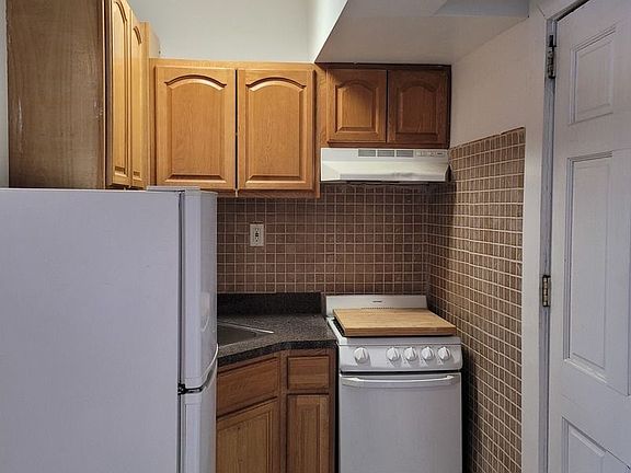 3rd image of 469 Clinton Ave APT 10
