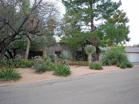 2nd image of 2601 N Camino Valle Verde