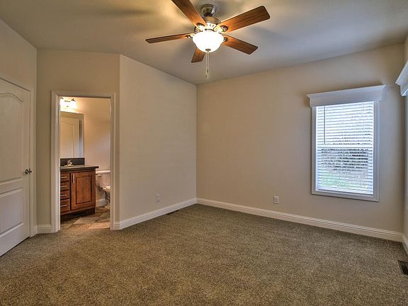 5th image of 114 Timber Cove Dr