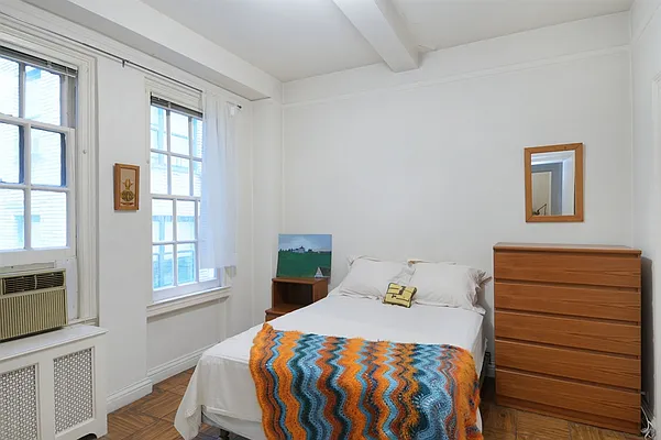 Sold by Corcoran | media 19