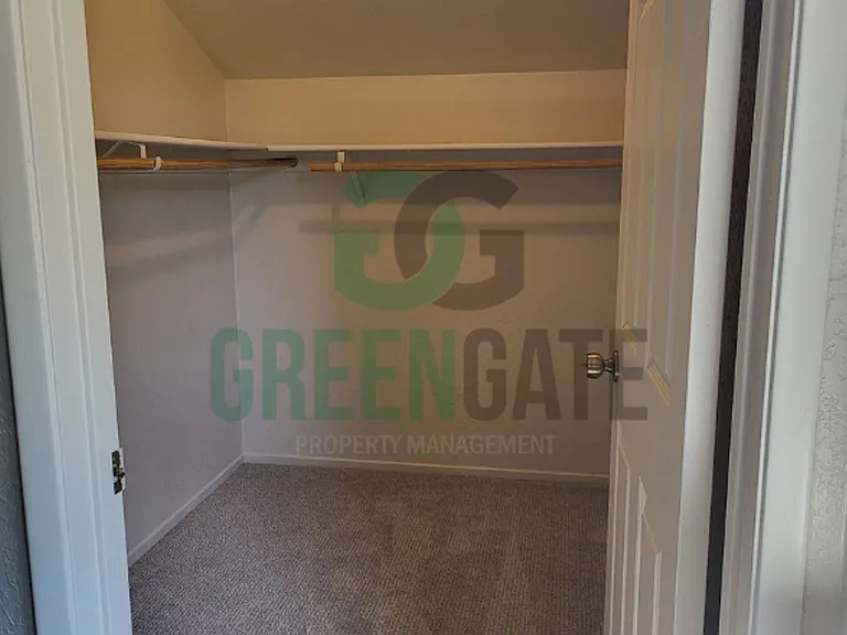 2428 Woodvale Dr — Photo 39