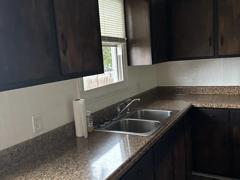 721 Burgis Ave — Photo 4