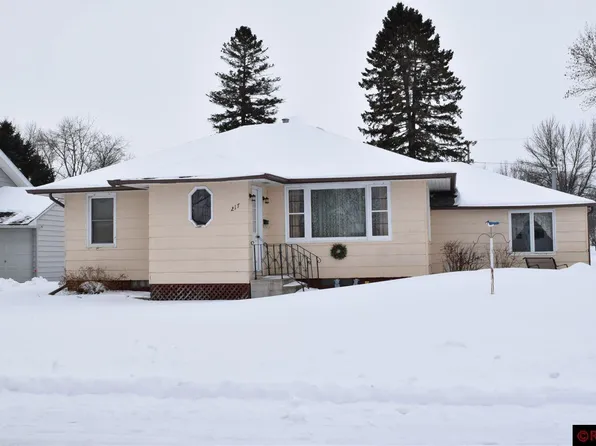 217 Pearl St W, Amboy, MN 56010