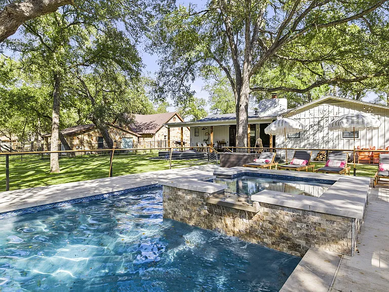 Pecan Creek Dr — Photo 2