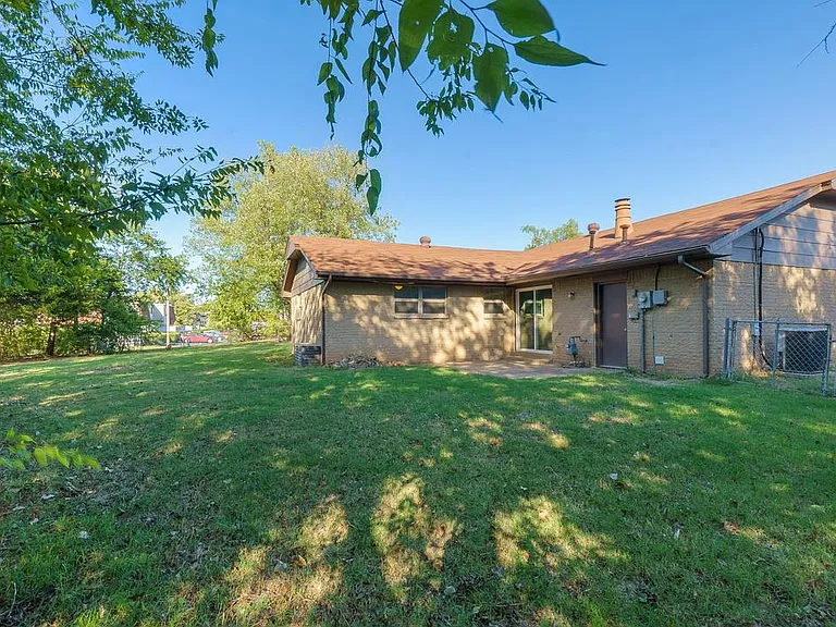 1603 Sheffield Dr — Photo 19