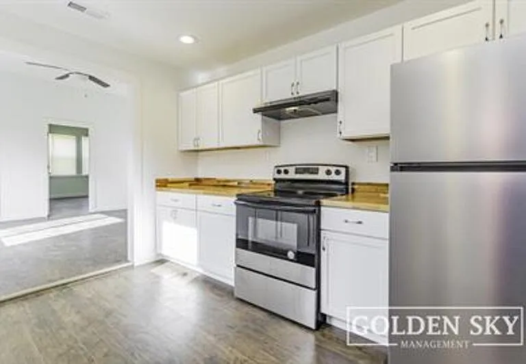 820 S Hackley St — Photo 2