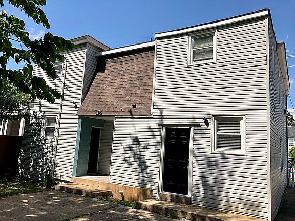 3rd image of 143 W Balview Ave