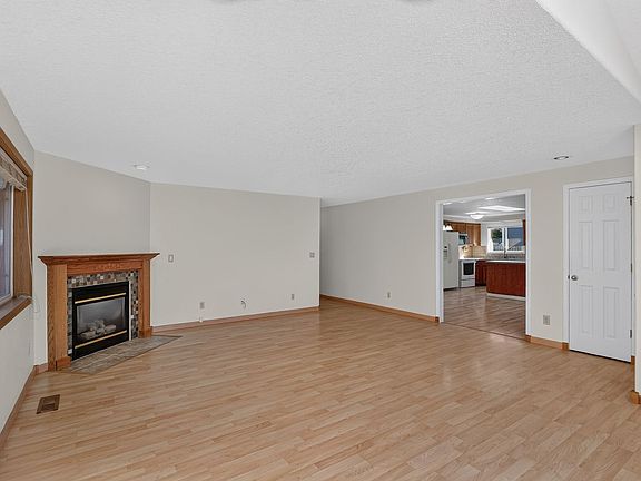 4th image of 1216 S Pine St