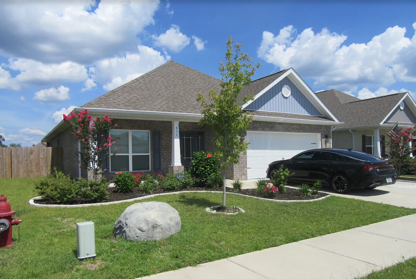 3 bed, 1950 sqft, $2,300 — Photo 1