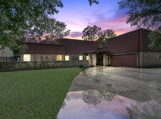 318 Stonehenge Ln, Houston, TX 77015