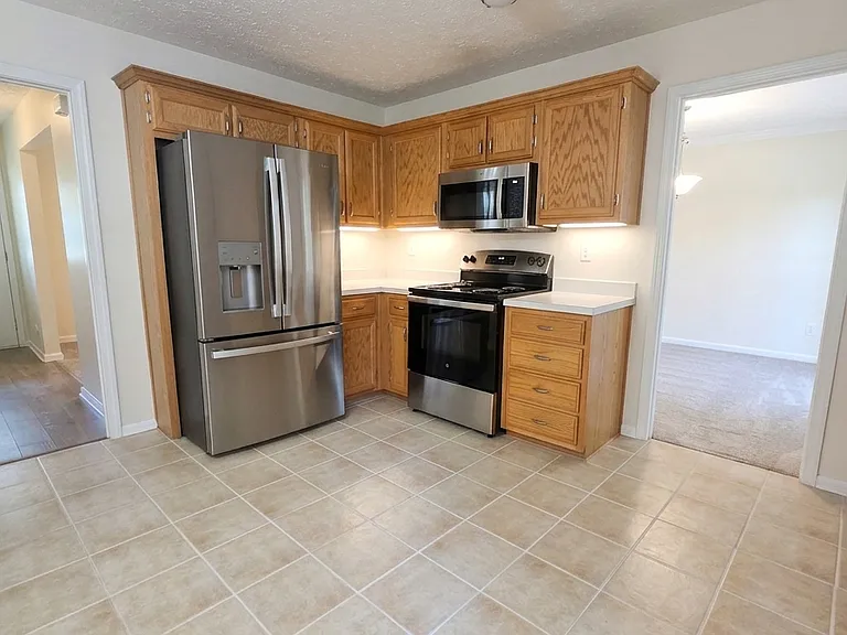 228 Solomon Dr — Photo 6