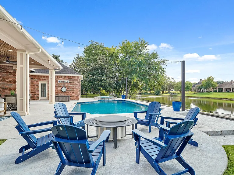 4703 Oxbow Cir W — Photo 39