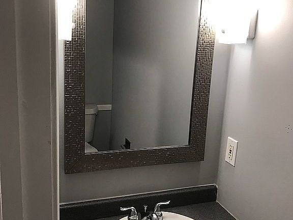 5th image of 7823 W 61st Ter