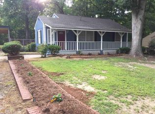 5085 Bartlett Dr, Forest Park, GA