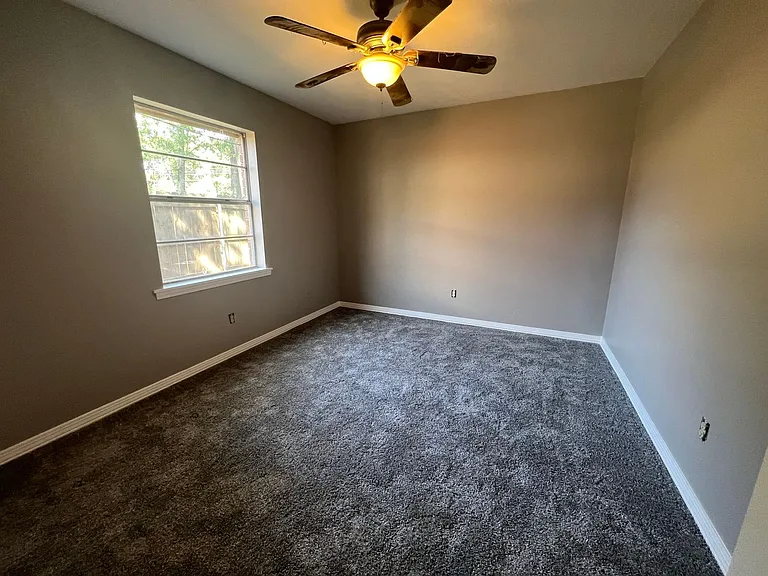 1140 Homewood Dr — Photo 9