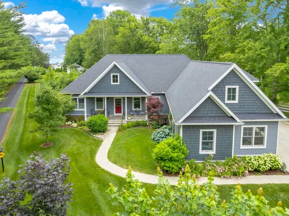 3905 Lakeshore Rd, Lexington, MI 48450