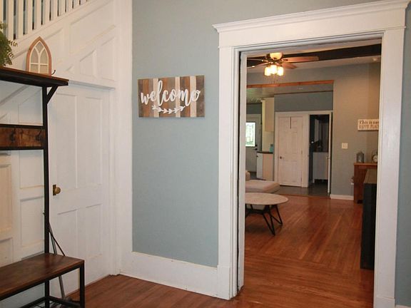 3rd image of 608 W Main St