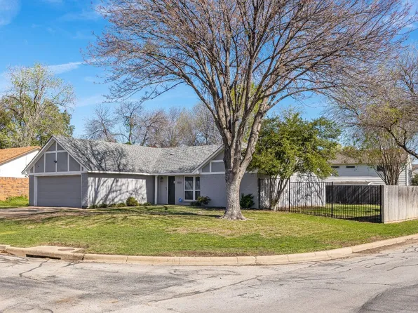 3953 Windflower Ln, Fort Worth, TX 76137