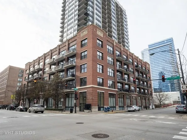 210 S Desplaines St APT 306, Chicago, IL 60661