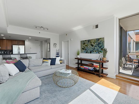 3rd image of 800 Jackson St #1006