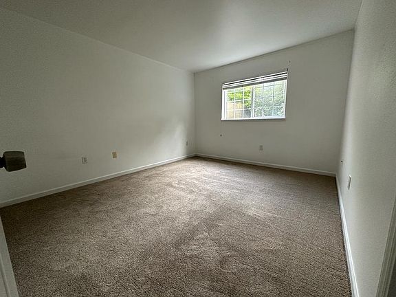 5th image of 25235 SE Klahanie Blvd APT N103
