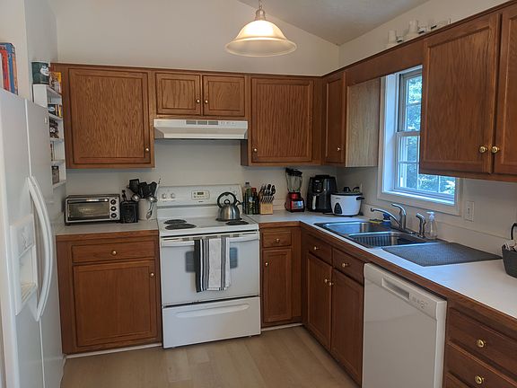 3rd image of 3914 Craighill St