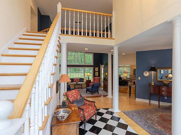 2nd image of 1072 Wyndham Dr