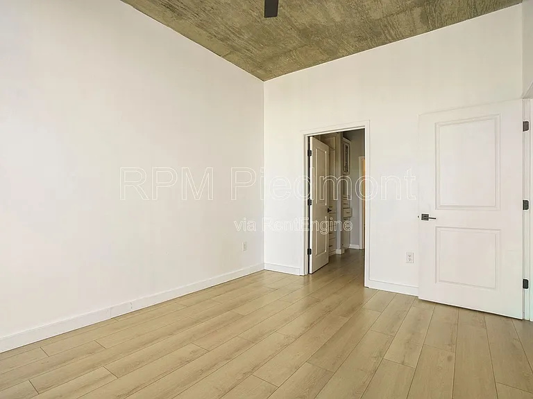 250 Pharr Rd #2003 — Photo 16