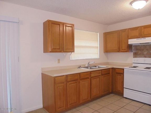 5th image of 2733 Arlex Dr W