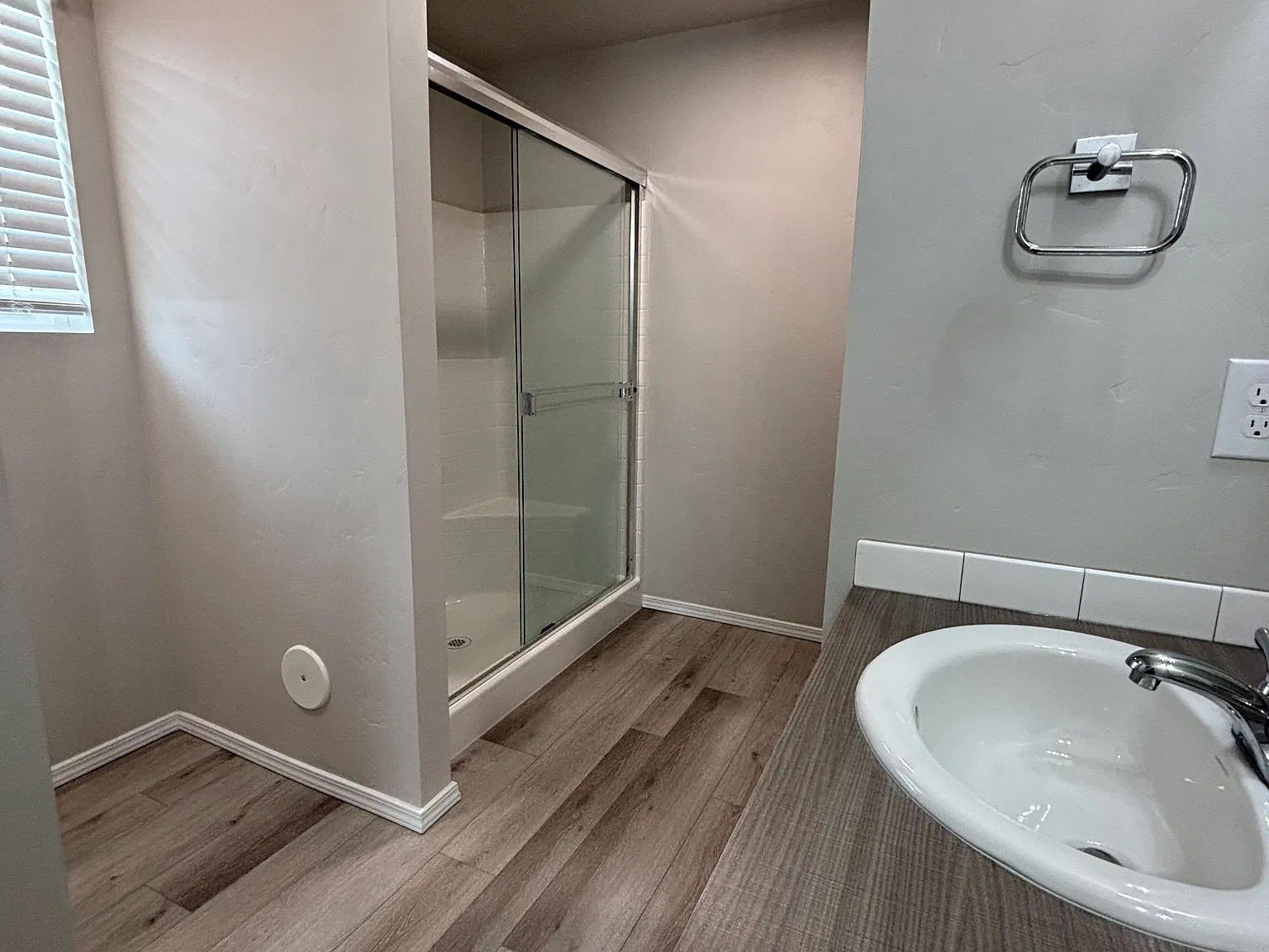4 bed, 1694 sqft, $2,400 — Photo 3