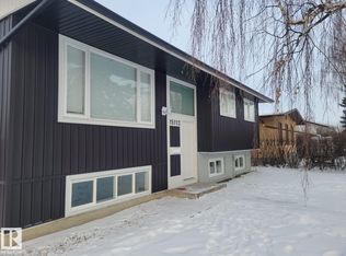 15112 72nd St NW, Edmonton, AB T5C 0R9
